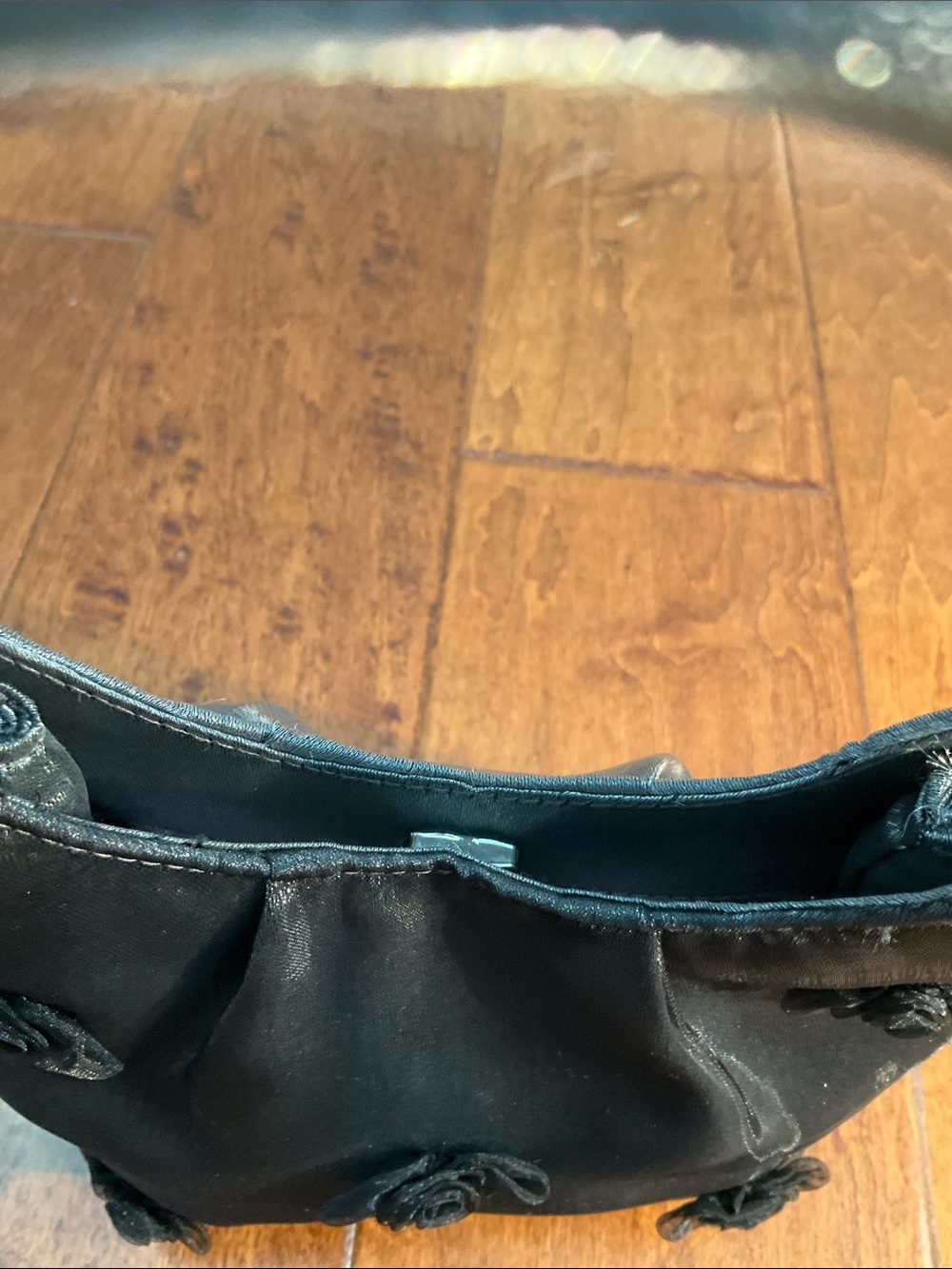 Elegant Black Satin Handbag with Rosette Accents - Picture 5 of 5